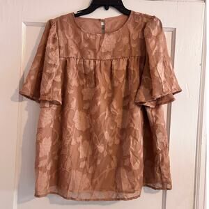 SUMMER SALE: NWOT Women’s Floral Textured Blouse – Size L